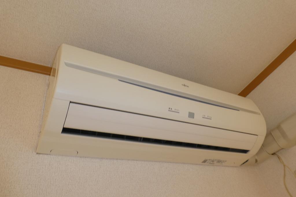 拡大写真:倉敷市上東 1階102のエアコン