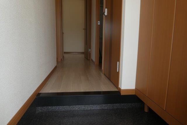 拡大写真:倉敷市上東 1階101の玄関