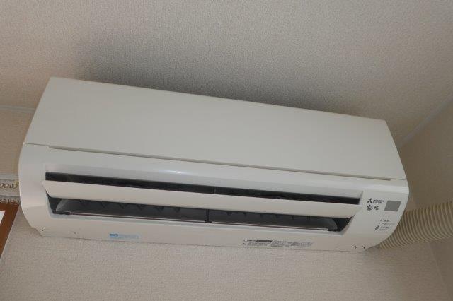 拡大写真:倉敷市上東 1階101のエアコン