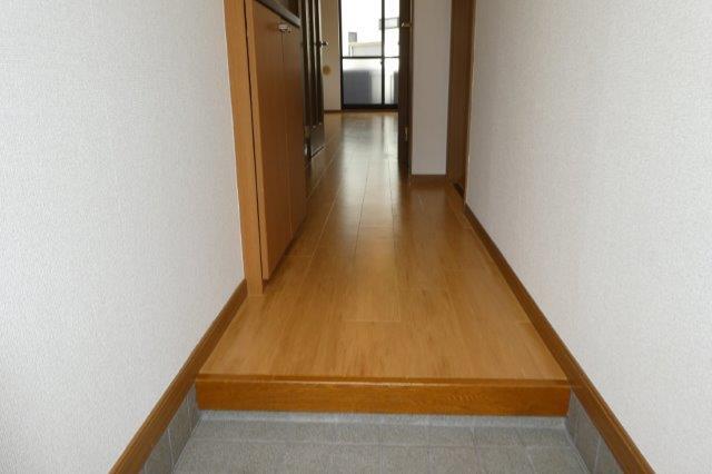 拡大写真:倉敷市水江 1階101の玄関