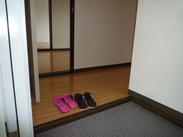 拡大写真:都窪郡早島町前潟 2階201の玄関