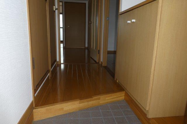 拡大写真:総社市駅前2丁目 3階401の玄関(イメージ)