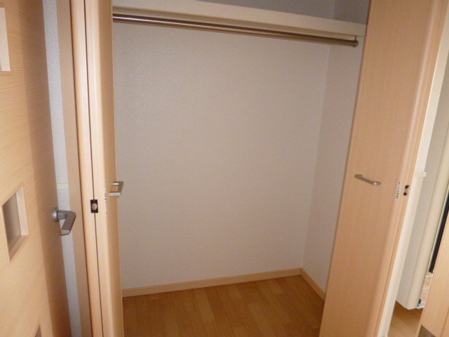 拡大写真:倉敷市酒津 1階101の廊下収納