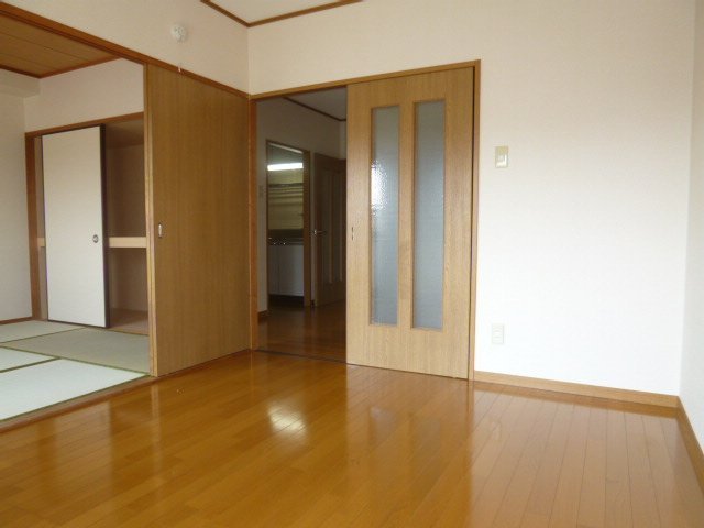 拡大写真:総社市中央5丁目 2階202の洋室