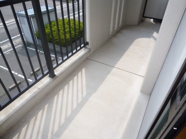 拡大写真:総社市中央5丁目 2階202のベランダ