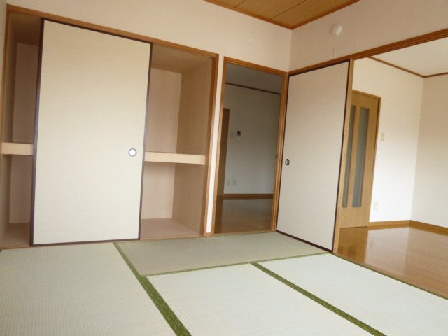 拡大写真:総社市中央5丁目 2階202の和室