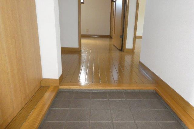 拡大写真:倉敷市上東 1階102の玄関