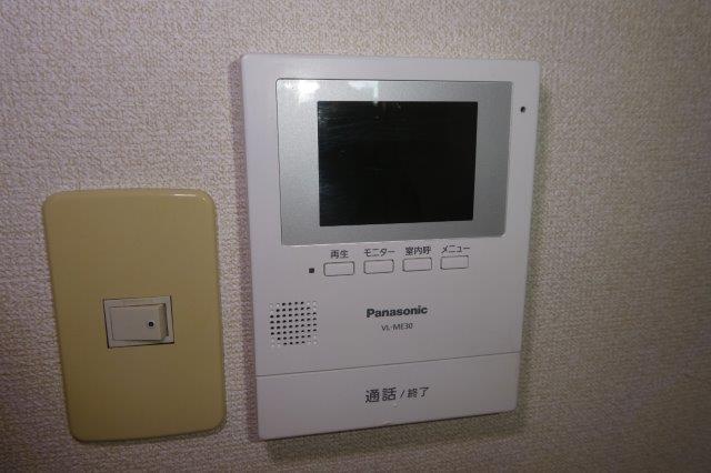 拡大写真:倉敷市上東 1階102のカメラ付インターホン