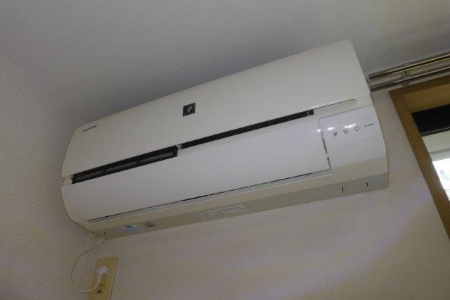 拡大写真:倉敷市上東 1階102のエアコン