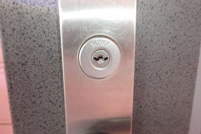 拡大写真:倉敷市上東 1階102の玄関