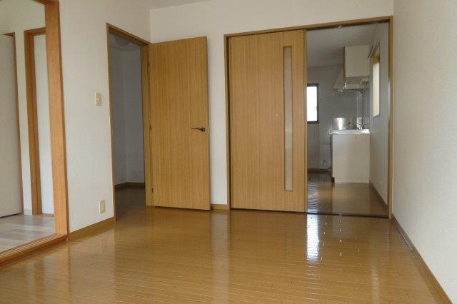拡大写真:倉敷市上東 1階102の洋室