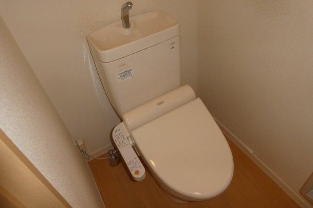 拡大写真：倉敷市川入 2階202のシャワー付トイレ(イメージ)