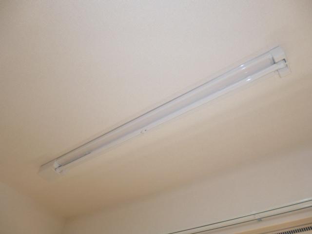 拡大写真:倉敷市西中新田 1階105の室内物干し