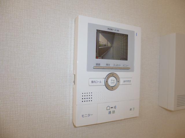 拡大写真:倉敷市西中新田 1階105のカメラ付インターホン