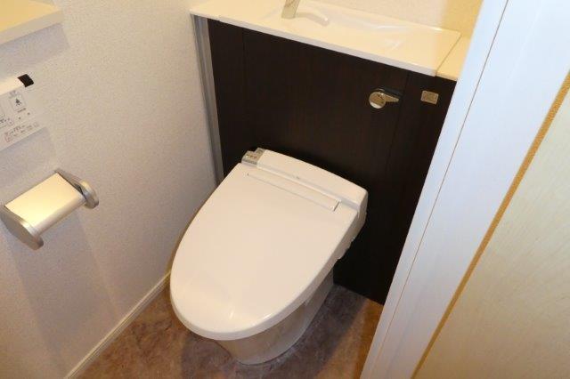 拡大写真:倉敷市羽島 2階203のシャワー付トイレ(イメージ)