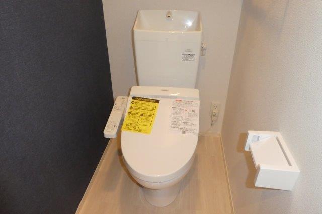 拡大写真:総社市小寺 1階107のシャワー付トイレ(イメージ)