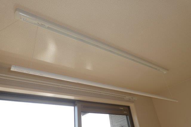 拡大写真:倉敷市茶屋町 2階202の室内物干し