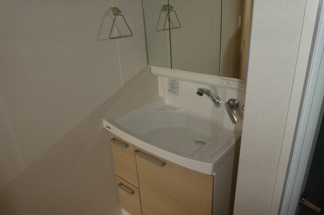 拡大写真:倉敷市茶屋町 2階202の洗髪洗面化粧台