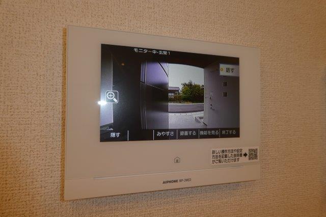 拡大写真:総社市地頭片山 1階101のカメラ付インターホン