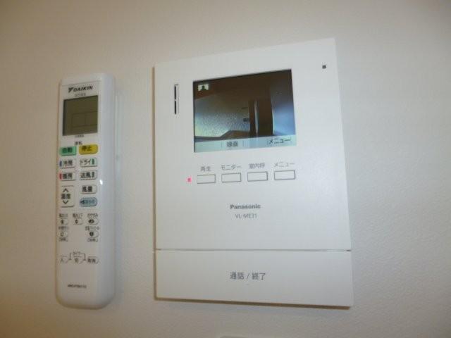 拡大写真:倉敷市真備町川辺 1階102のカメラ付インターホン