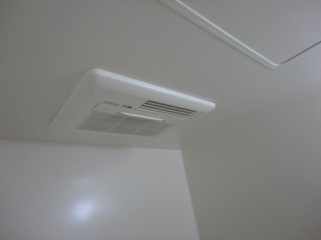 拡大写真:カプリ 1階101の浴室乾燥機