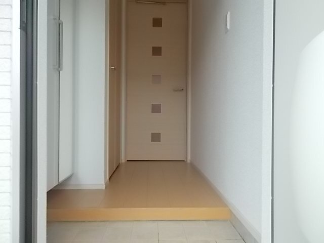 拡大写真:マレノワール B棟 1階101の玄関(イメージ)