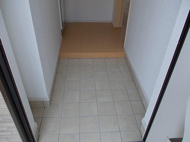 拡大写真:ハイシード平和 2階205の玄関