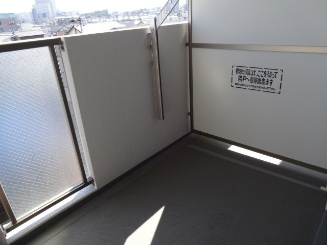 拡大写真:East Court Saqkurabashi 3階401のベランダ(イメージ)