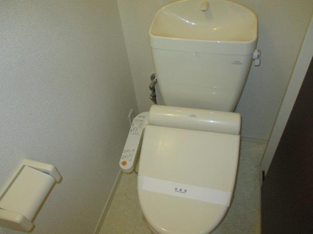 拡大写真：マロン 1階102のトイレ