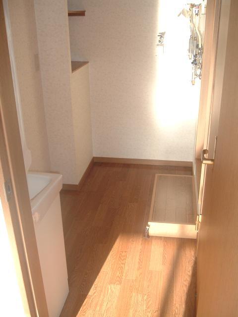 拡大写真：Ｍハイツ日の出１ 3階301の脱衣室(イメージ)