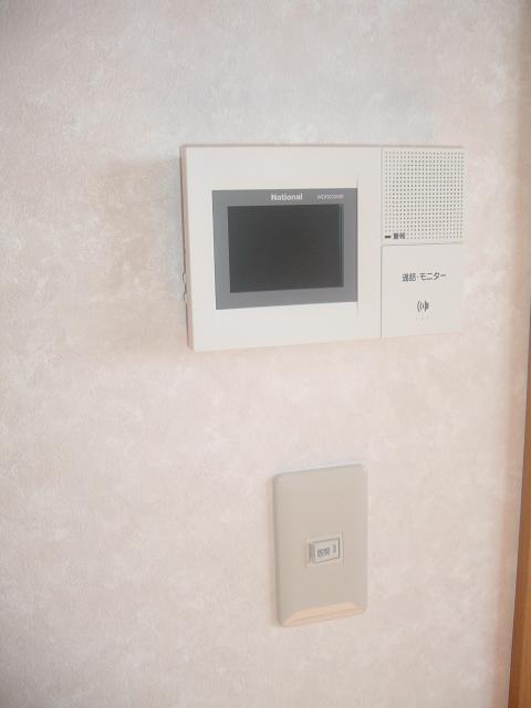 拡大写真:Mハイツ高砂6 1階103のモニター付インターホン