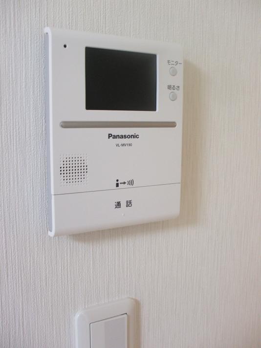 拡大写真:Mハイツ高砂13 2階206のカメラ付インターホン