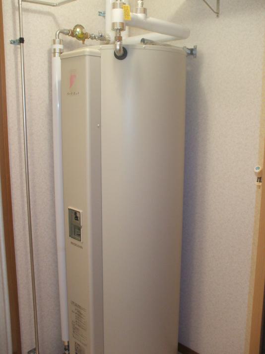 拡大写真:Mハイツ高砂13 2階206の電気温水器
