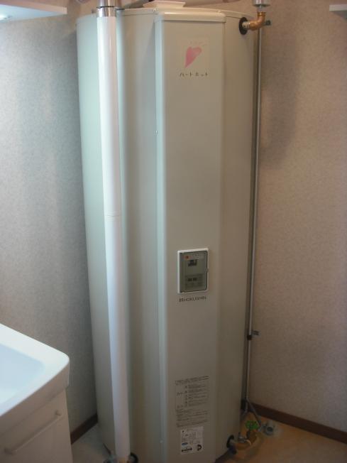拡大写真:Mハイツ美園5 1階102の電気温水器