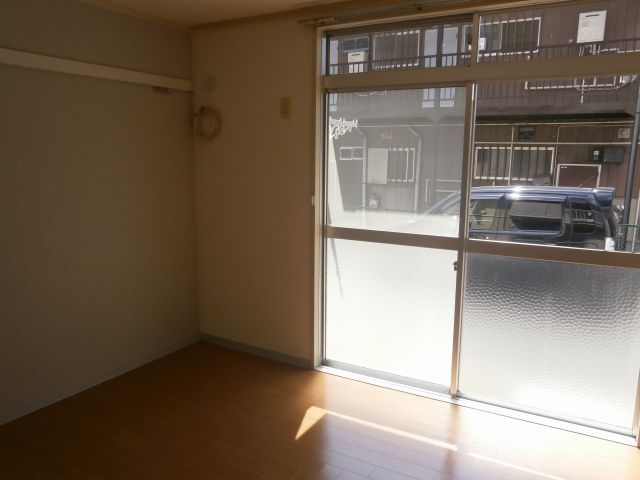 拡大写真:春日部市南3丁目 103の洋室