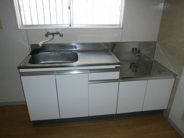 拡大写真:春日部市南3丁目 103のキッチン