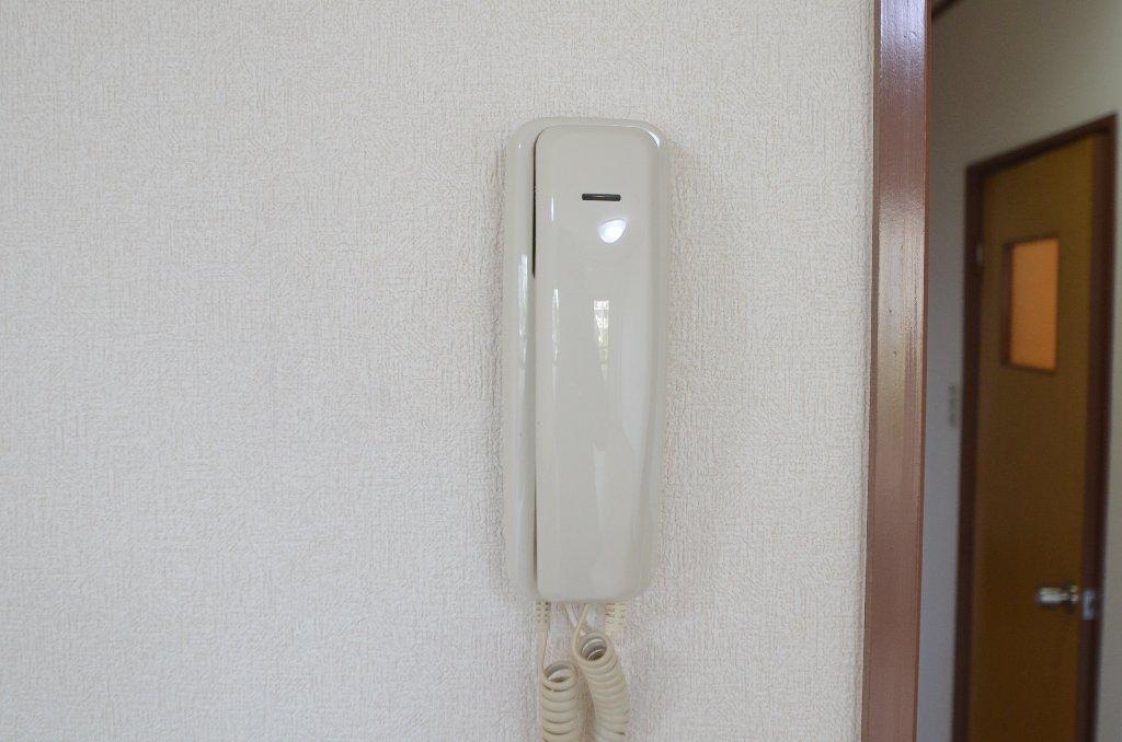拡大写真:シャインハイツ入場 2階206のインターホン