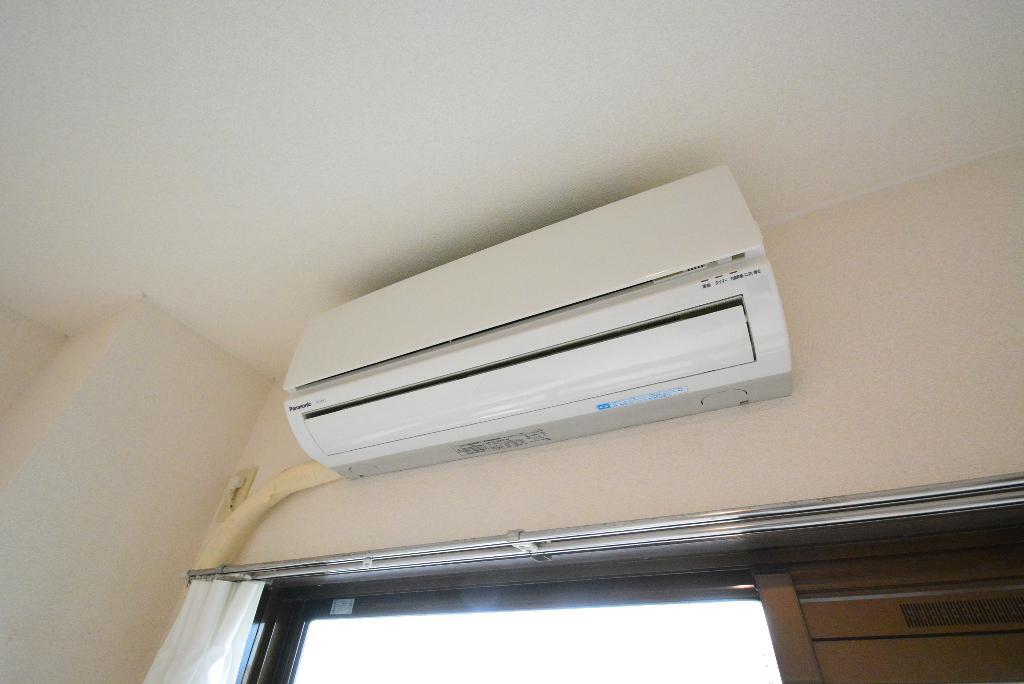 拡大写真:間渡里ハイツ 1階102のエアコン(イメージ)