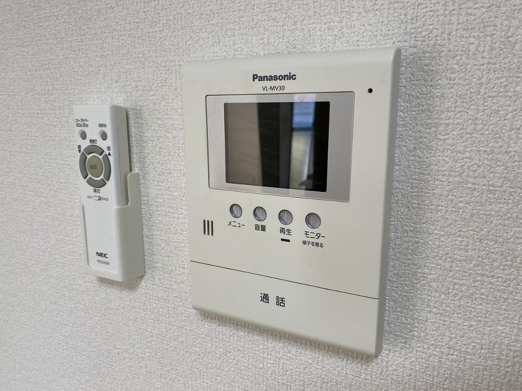 拡大写真:ボナール・ナカザワ A 1階103のカメラ付インターホン