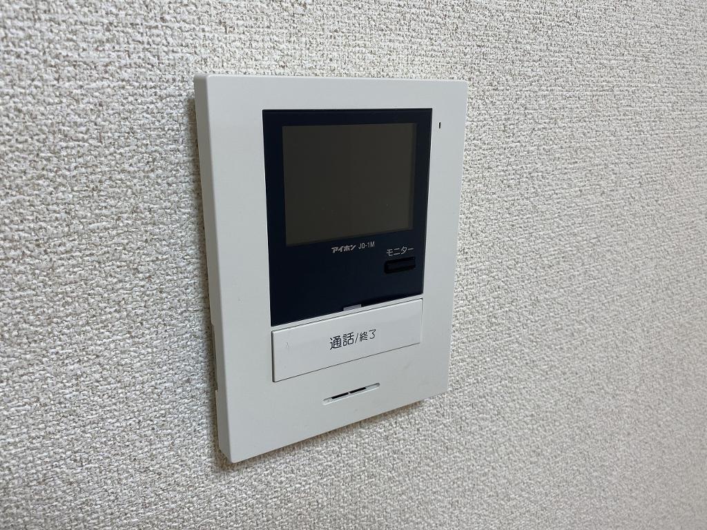 拡大写真:サープラス旭 1階102のカメラ付インターホン