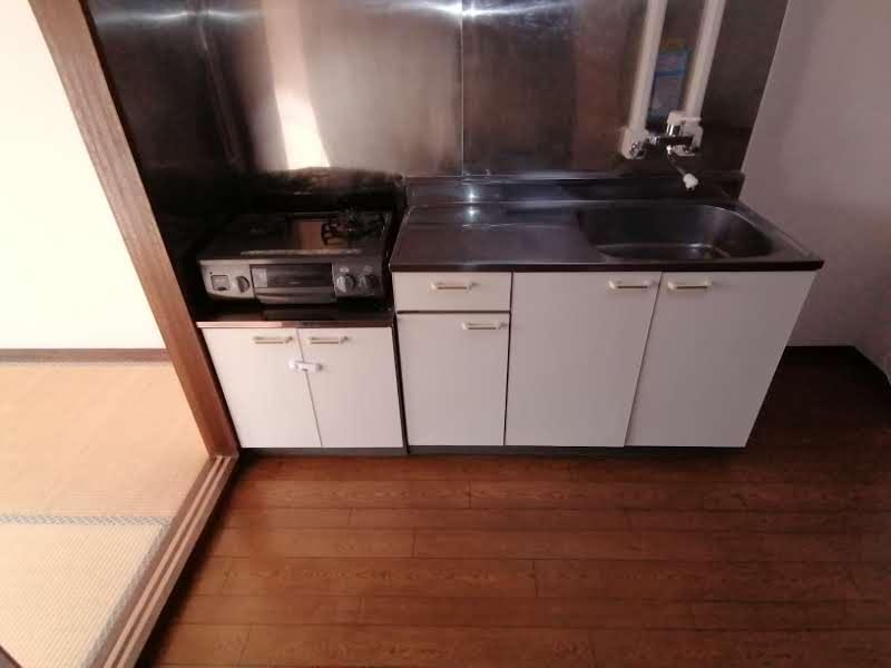 拡大写真:長瀬ロイヤルレジデンスA棟 3階302のキッチン