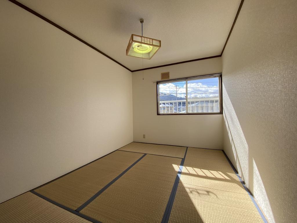 拡大写真:ホワイトパレス 1階202の和室