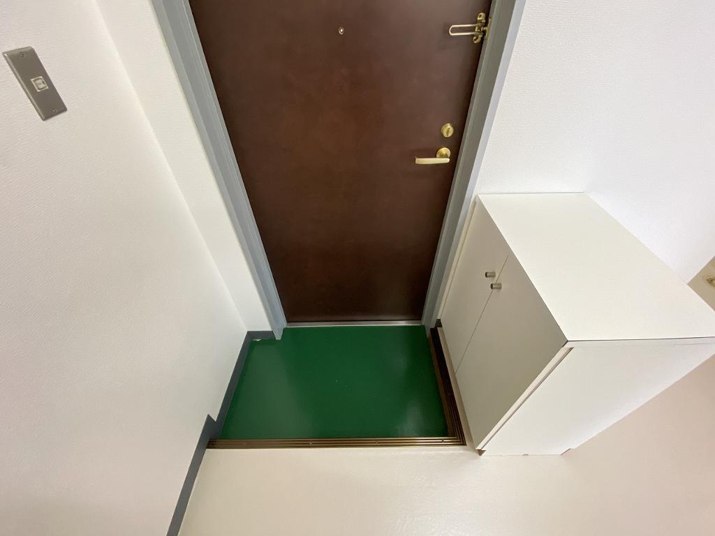 拡大写真:本町セブンマンション 2階205の玄関