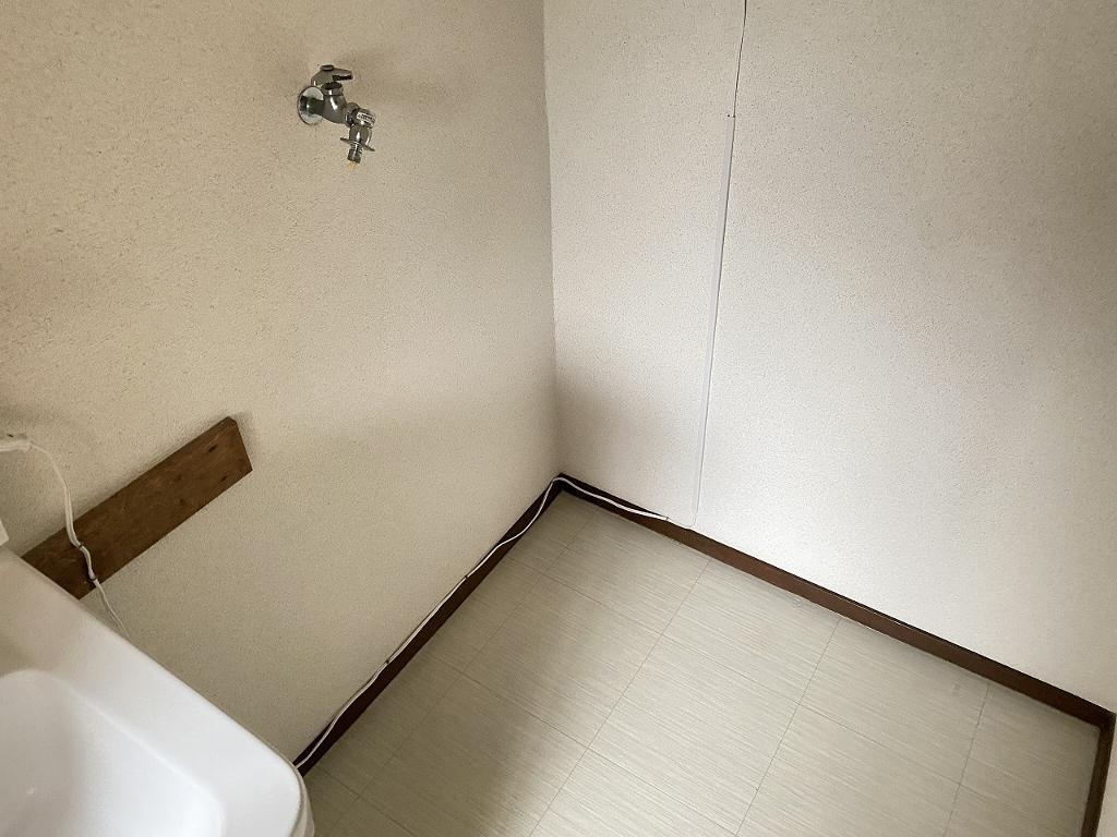 拡大写真:伊豆宮ハイツF 1階1の洗濯機置場