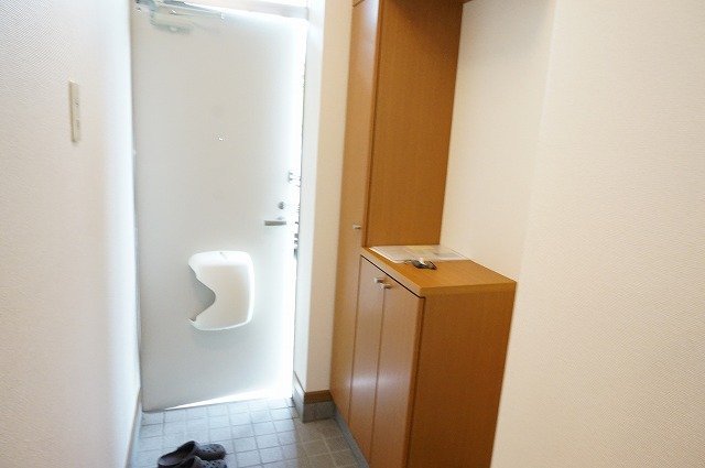 拡大写真:Sun Sun House1 1階101の玄関(イメージ)