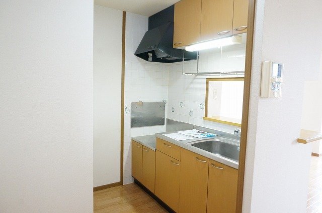 拡大写真:Sun Sun House1 1階101のカウンターキッチン(イメージ)