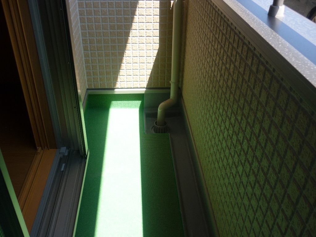 拡大写真:メゾンくわな+わん 1階101のバルコニー