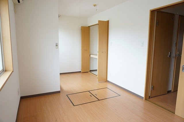 拡大写真:スプルース 2階201の室内(イメージ)