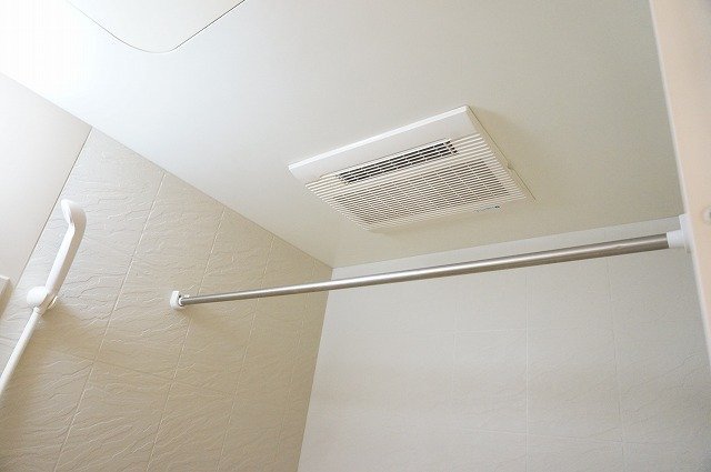 拡大写真:カーサハピネス 1階102の浴室乾燥機(イメージ)