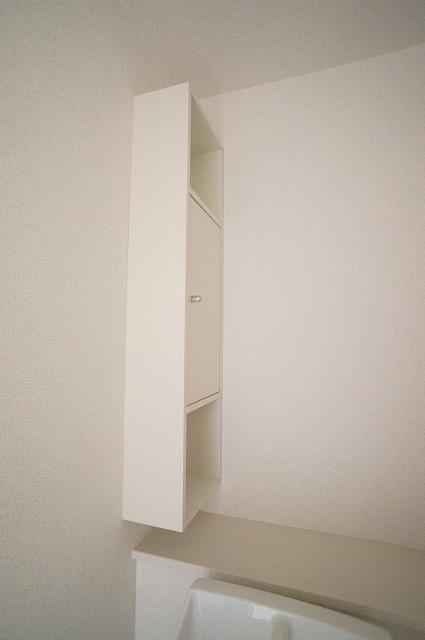 拡大写真:ルピナス鳥取 2階202のトイレ棚(イメージ)